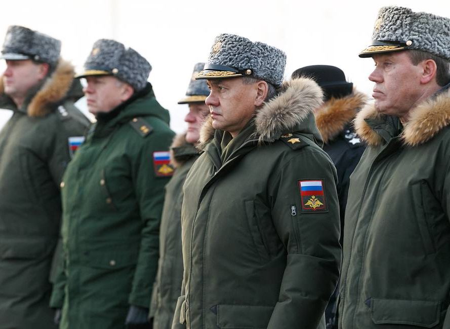 Путин лишил генералов каракулевых шапок