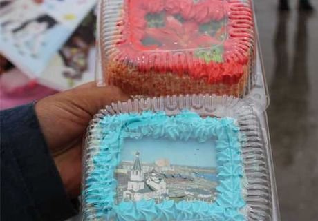 В Якутии чиновники съели приготовленный для сирот торт