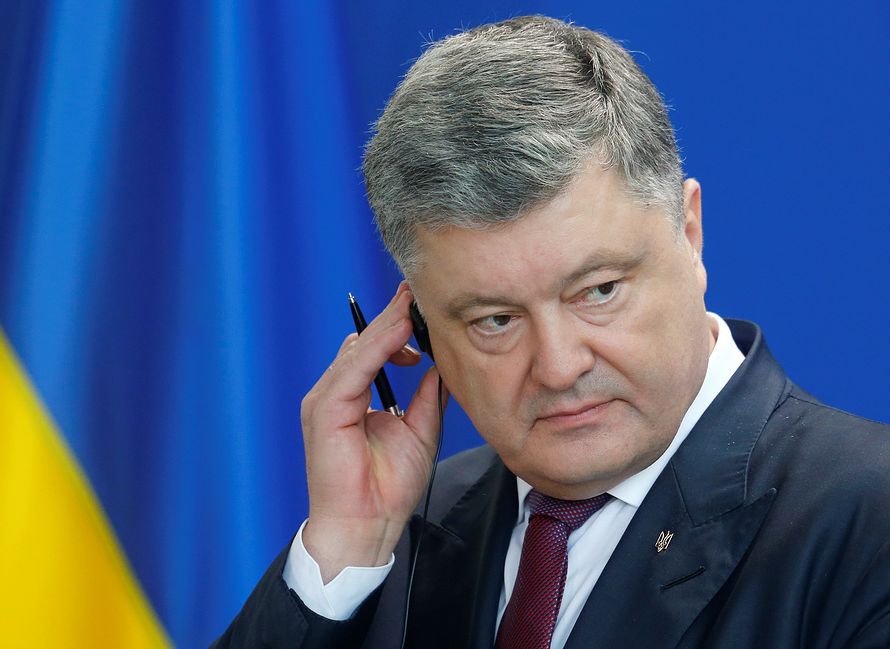 Президент Украины Порошенко созвал экстренный военный совет
