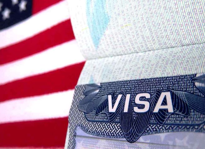 Американское посольство предложило россиянам получать визы в других странах