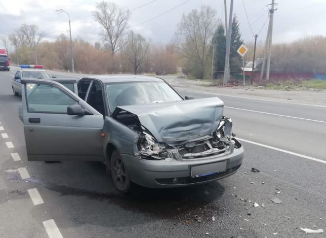 В ДТП в Шиловском районе пострадали два молодых человека