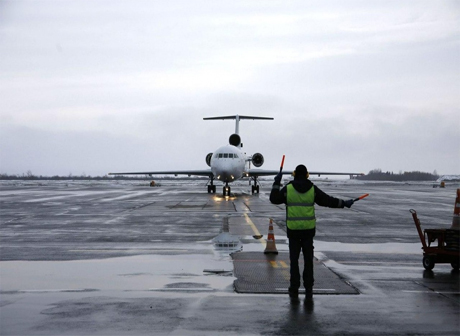 У самолета с вахтовиками «Газпрома» отказали два двигателя