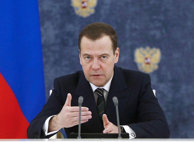 Медведев одобрил частичное снятие запрета на госзакупки иностранного ПО