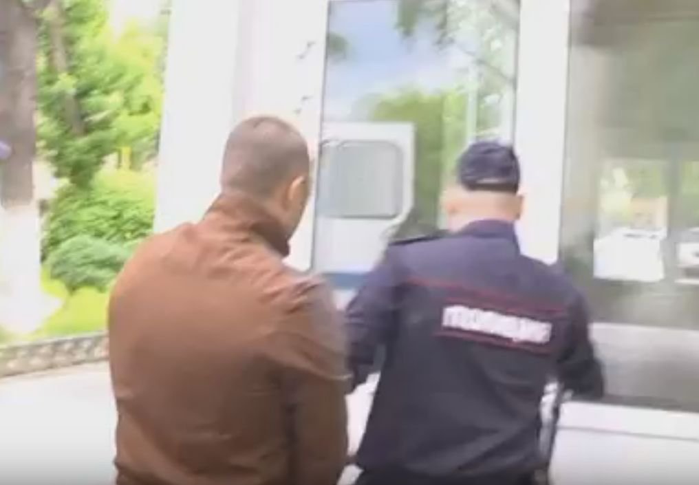 Полицейские изъяли у дилера 1,6 кг «синтетики» (видео)