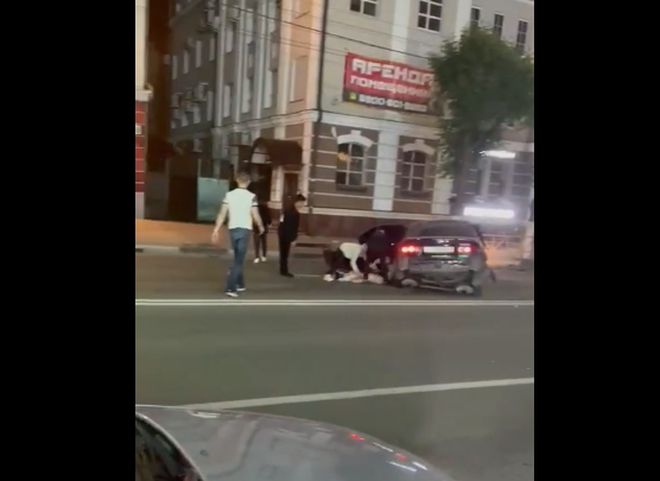 Опубликовано видео с места серьезного ДТП около торгового центра «Атрон»