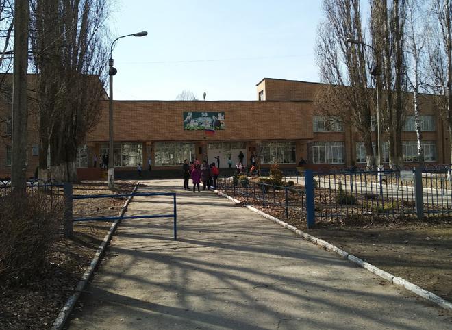 В Рязани мужчина скончался на входе в школу