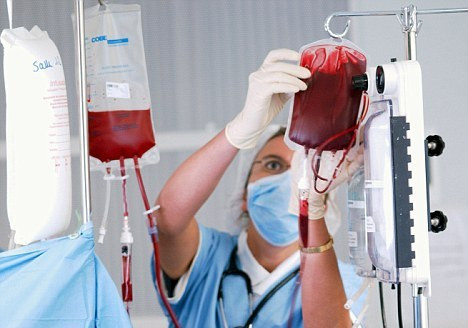 Ученые выяснили, чем опасно переливание крови для мужчин