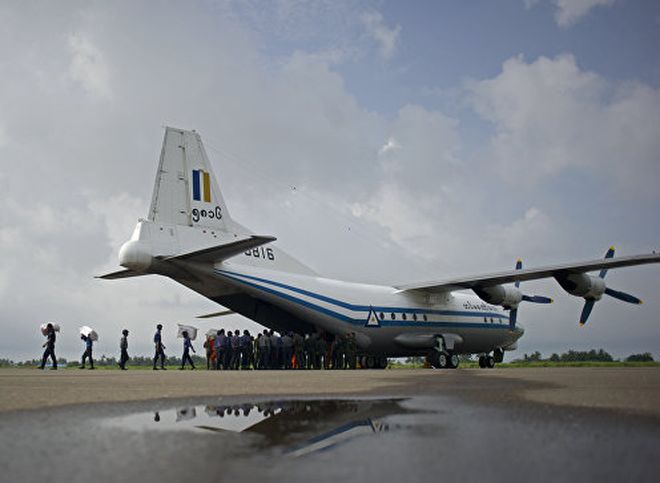 В Мьянме разбился военный самолет, на борту находились 104 человека