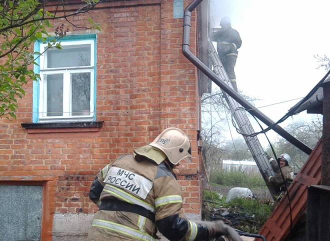 В деревне Канищево сгорела крыша жилого дома