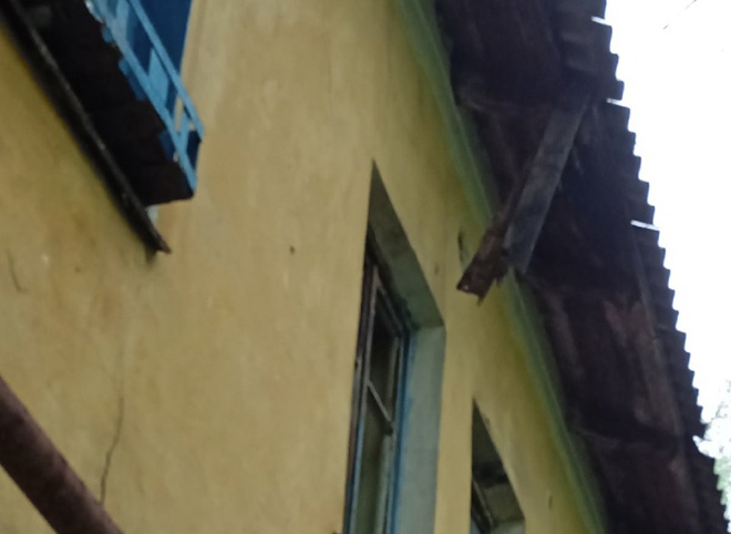В Рязани сфотографировали «полено», торчащее из крыши дома