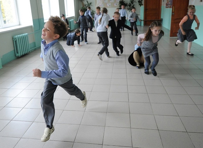 Рязанская прокуратура отменила школьное правило «Звонок — для учителя»