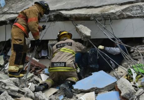 Жертвами землетрясения в Эквадоре стали 272 человека