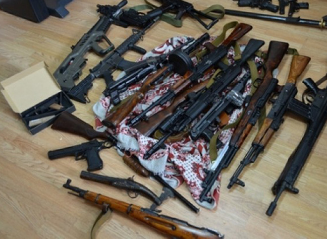 В Рязани арестовали пятерых торговцев оружием