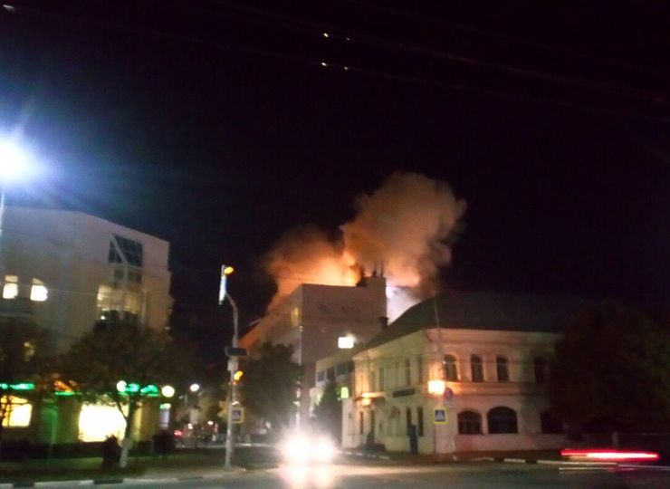 В центре Рязани загорелось здание Академии ФСИН