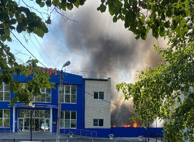 Открытое горение на территории магазина «Наш дом» в Касимове ликвидировано