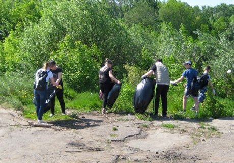 Рязанские кадеты  очистили от мусора берег Оки