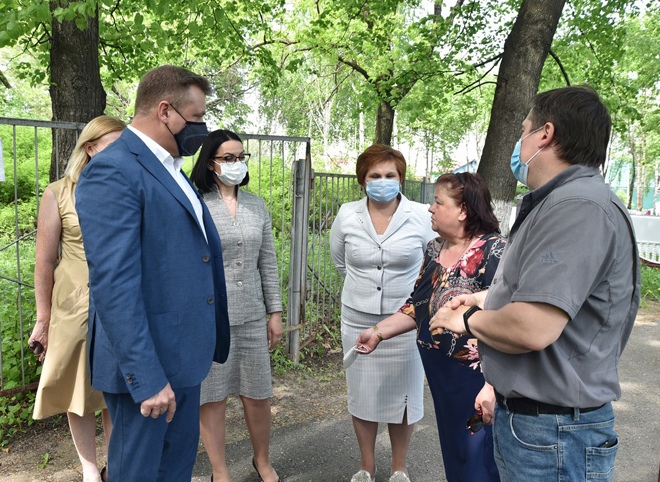Губернатор Николай Любимов встретился с активистами ТОС поселка Никуличи