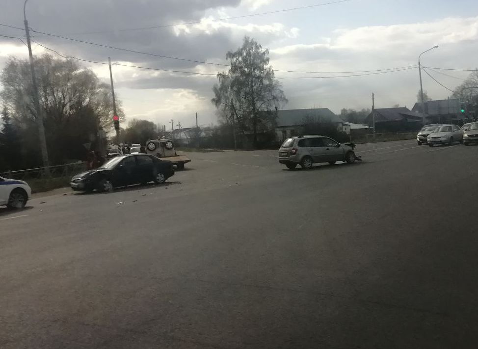 На трассе М5 в Рыбновском районе столкнулись «Лада Гранта» и Chevrolet
