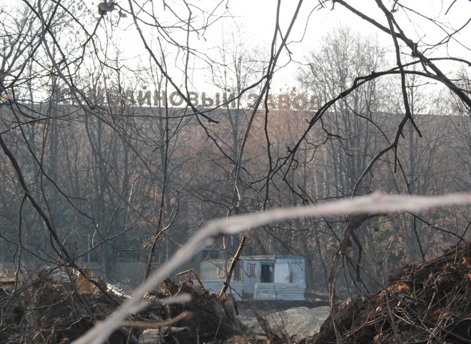 На территории Комбайнового завода произошел пожар