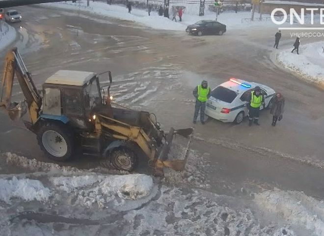 В Рязани затопило улицу Каширина, движение перекрыли