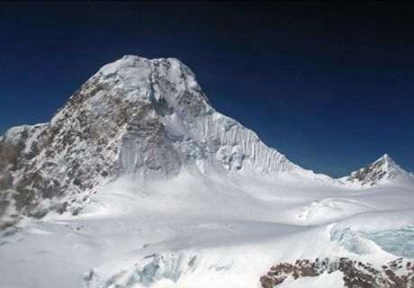 Альпинисты РФ первыми в мире покорили семитысячник в Непале