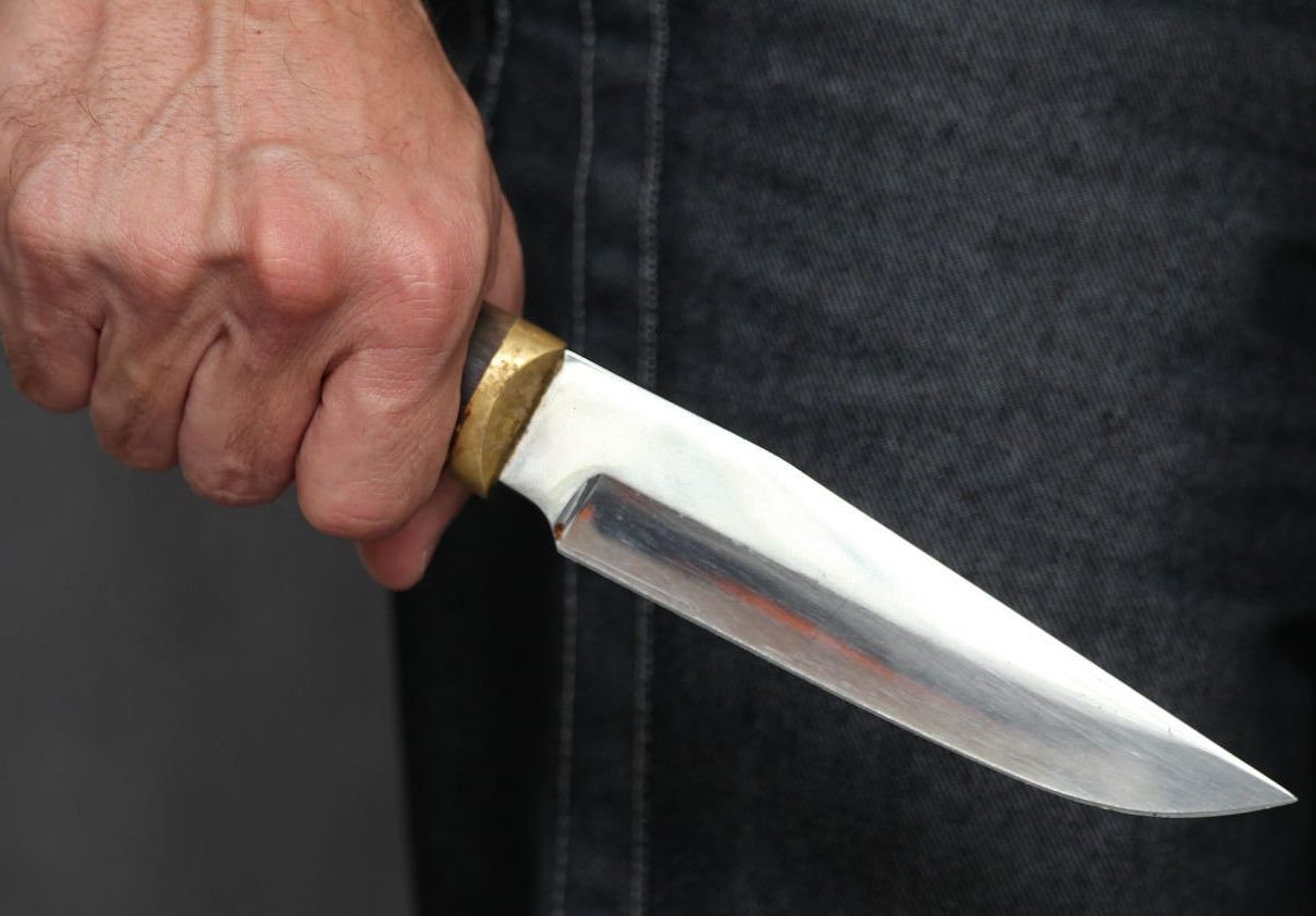 В Приокском мужчина с ножом напал на 13-летнего школьника