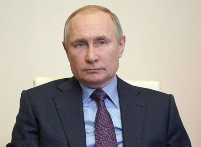Путин заявил о десятках заболевших коронавирусом в ближайшем окружении