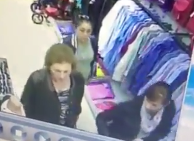 В Рязани беременная женщина украла кошелек в магазине (видео)