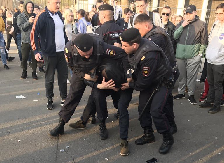 Рэп-фестиваль в Москве закончился столкновениями подростков с бойцами Росгвардии