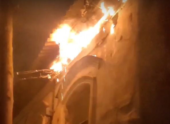 Опубликовано видео пожара в историческом центре Рязани