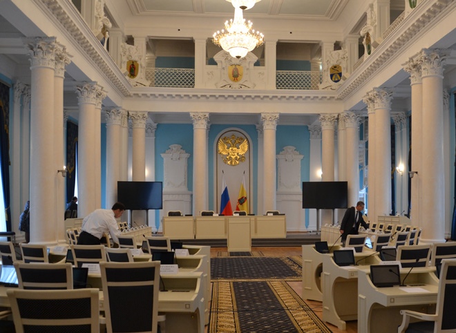 Депутаты облдумы проверили ход строительства площадки на Станкозаводской