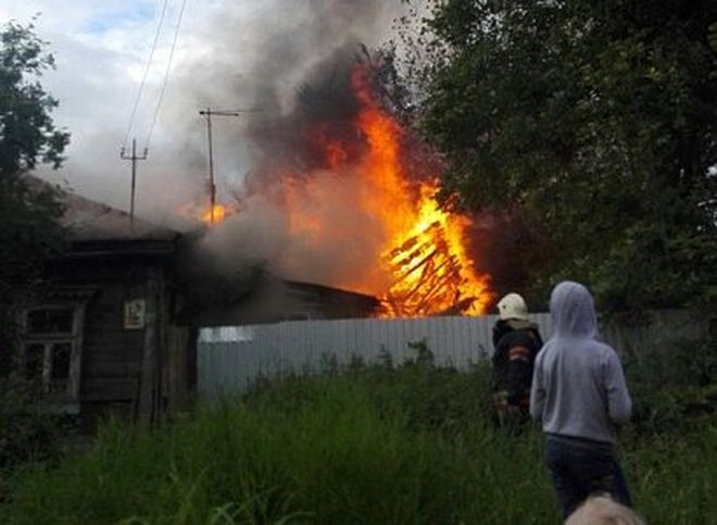 МЧС: на крупном пожаре в частном доме в Горроще никто не пострадал