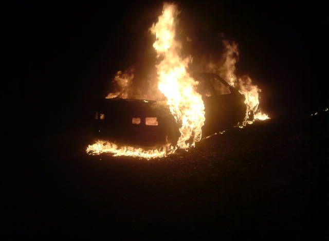 На окраине Рязани сгорел автомобиль