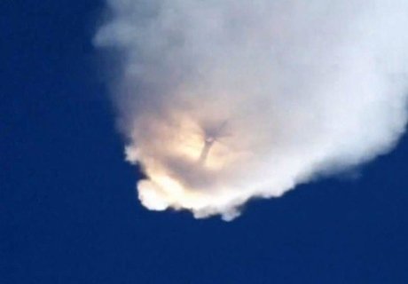Ракета Falcon 9 взорвалась после старта (видео)