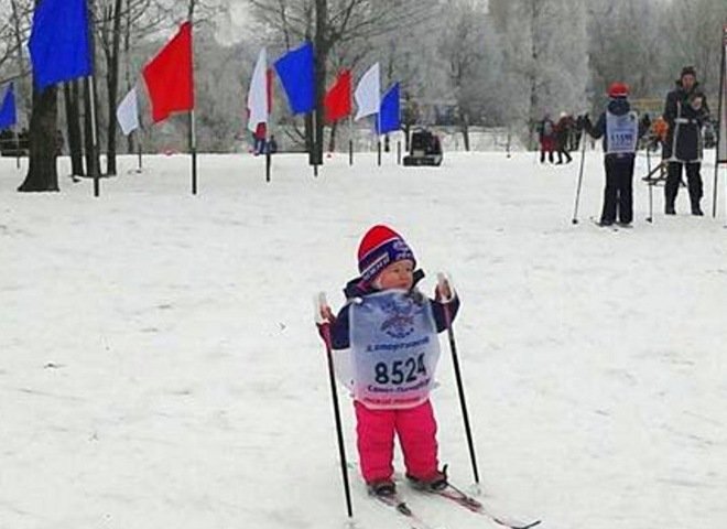 Годовалая девочка из Петербурга стала самой юной участницей «Лыжни России»