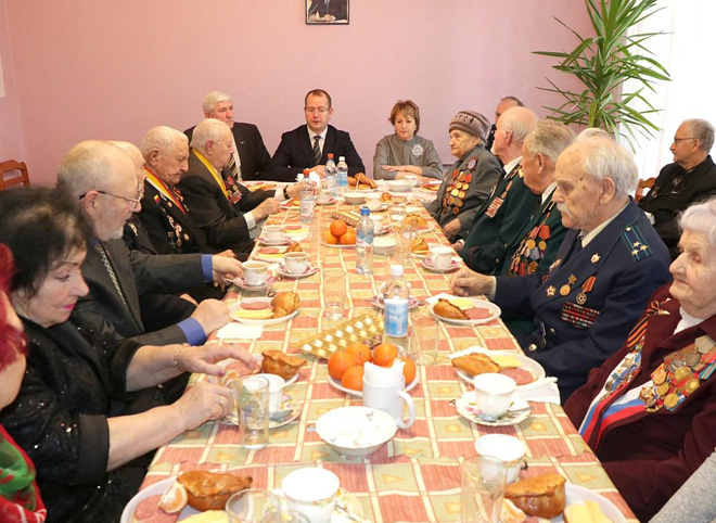 Сергей Карабасов встретился с ветеранами войны и труда