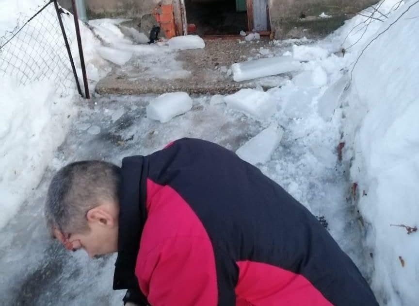 Мэрия Рязани отреагировала на обрушение глыбы льда на мужчину
