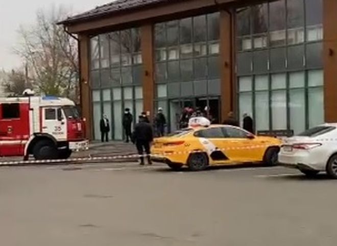 В Москве сотрудник «Яндекс.Такси» облил себя бензином и пригрозил самосожжением
