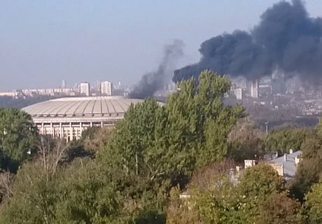 В Москве загорелся стадион «Лужники» (обновлено)