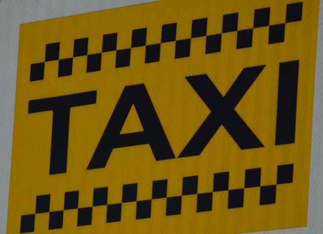 ФАС заподозрила такси-агрегаторы в завышении цен перед Новым годом