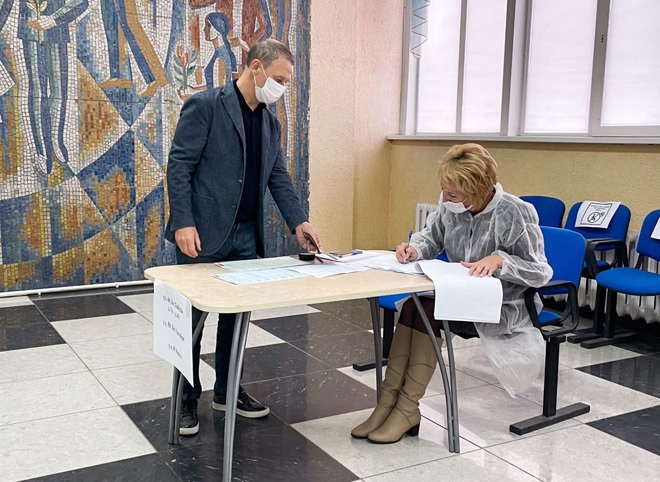Председатель облдумы проголосовал на выборах в Государственную думу