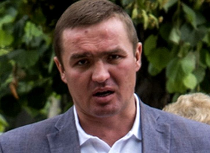 Суд назначил экс-мэру Рыбного 30 тыс. рублей штрафа за превышение полномочий