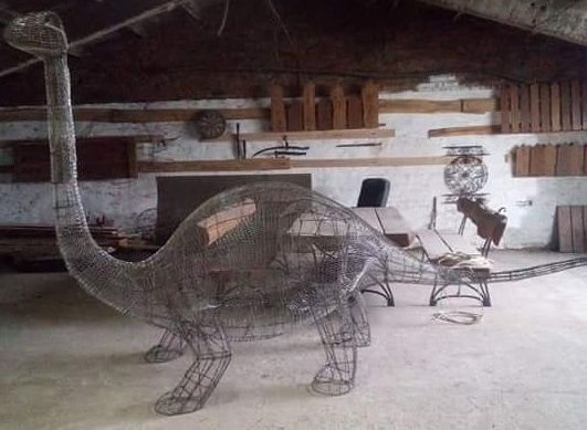 Под Рязанью украли трехметрового динозавра Антона