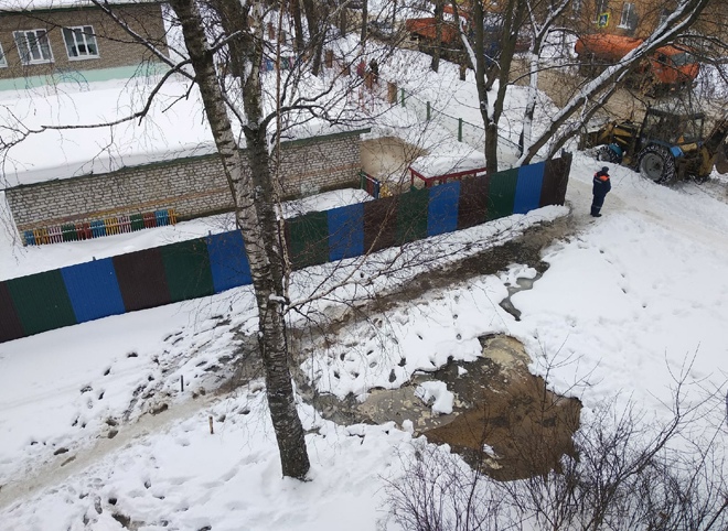 В Рязани из-за прорыва водопровода затопило территорию детского сада