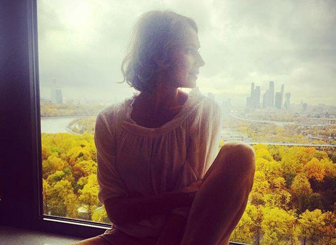 Рязанка Любовь Толкалина поделилась в соцсети откровенным снимком и  осенним настроением