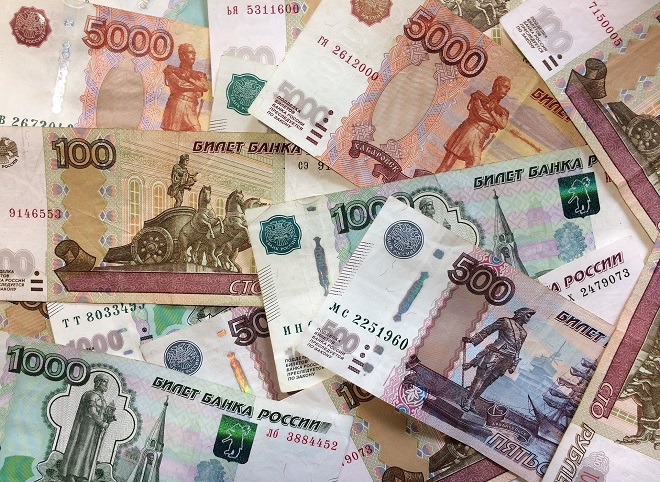 Юрист рассказал о выплатах, которые ожидаются в России этим летом