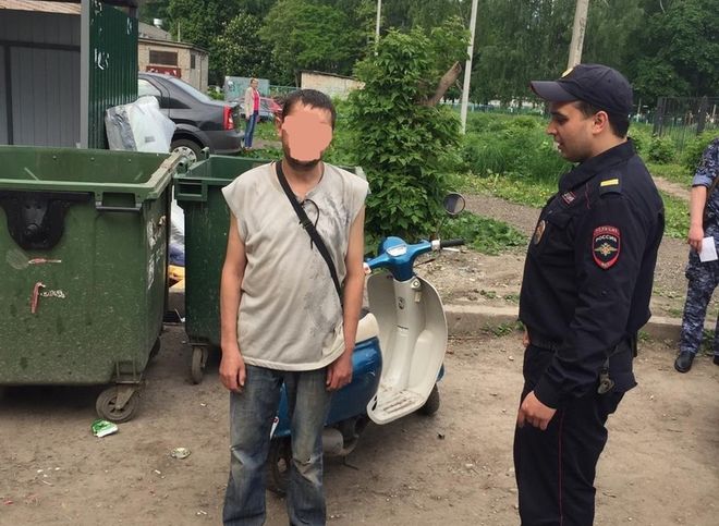 Трое рязанцев пытались украсть скутер из дома на улице Крупской