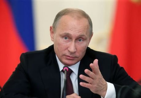 Путин потребовал индексации пенсий в 2017 году
