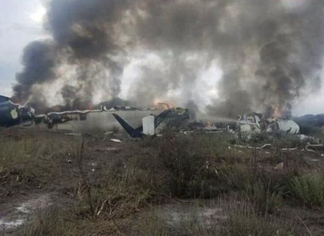 Все пассажиры рухнувшего в Мексике лайнера остались живы