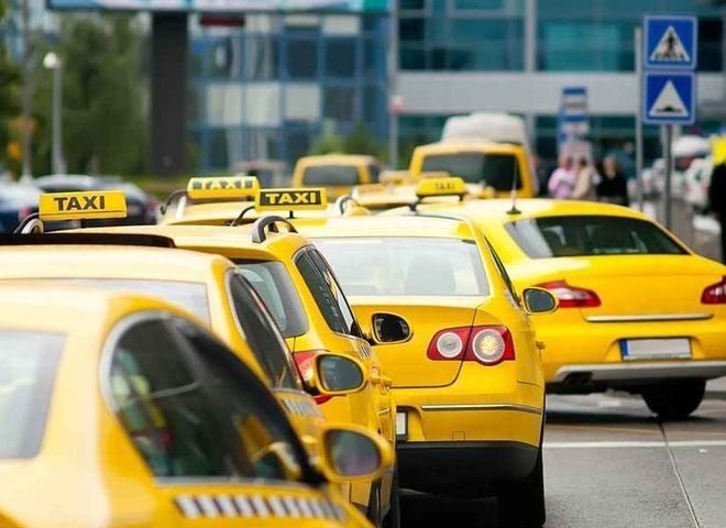 В Петербурге таксист потребовал у туриста 16 тыс. рублей за 20 минут пути